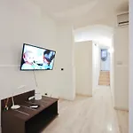 Cairoli Art Apartman Bari