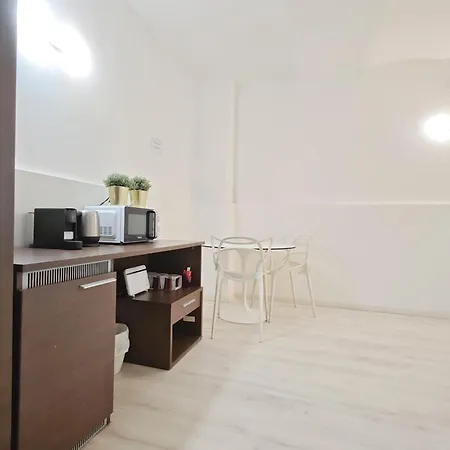 Apartment Cairoli Art